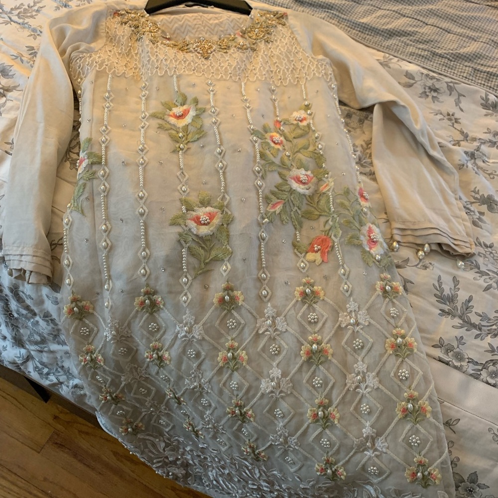 Agha Noor Kurta with Jamawar pants - gold/off white tones